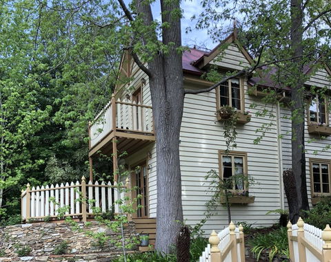 Aldgate Creek Cottage Bed And Breakfast - Accommodation Burleigh 0