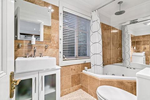 Aldgate Creek Cottage Bed And Breakfast - Accommodation Burleigh 12
