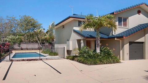 Casuarina 1 - Accommodation Burleigh 1