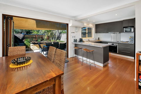 Casuarina 1 - Accommodation Burleigh 4