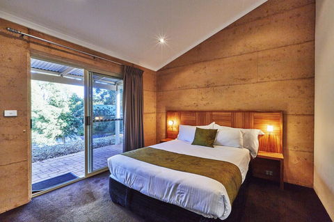 Eight Willows Retreat - Accommodation Burleigh 26