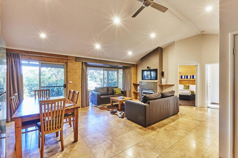 Eight Willows Retreat - Accommodation Burleigh 12