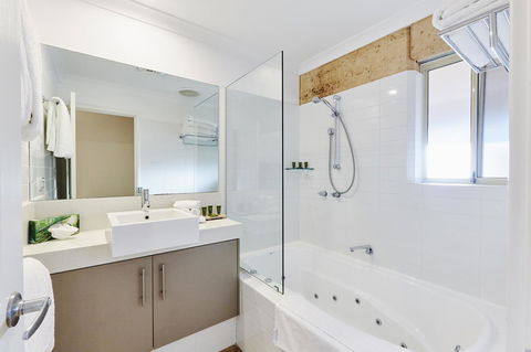 Eight Willows Retreat - Accommodation Burleigh 14