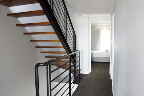 Oceanside 23 - Accommodation Burleigh 17