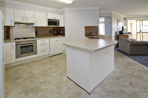 Abbey Beach Resort - Accommodation Burleigh 21