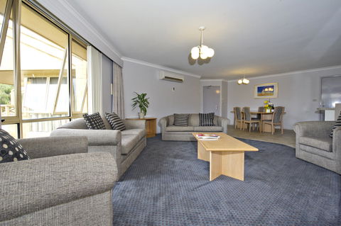 Abbey Beach Resort - Accommodation Burleigh 24