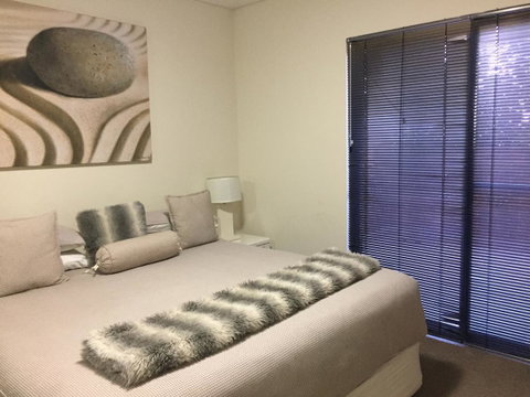 Parklane Apartments - Accommodation Burleigh 8
