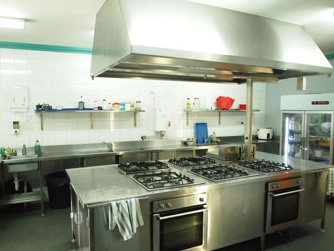 The Emperors Crown Hostel - Accommodation Burleigh 28
