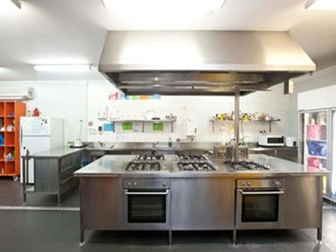 The Emperors Crown Hostel - Accommodation Burleigh 32