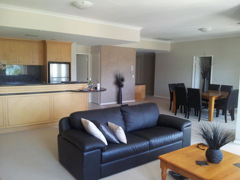 Boardwalk By The Beach - Accommodation Burleigh 2