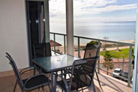 Boardwalk By The Beach - Accommodation Burleigh 5