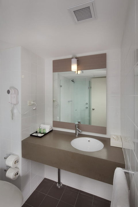 Ibis Perth - Accommodation Burleigh 27