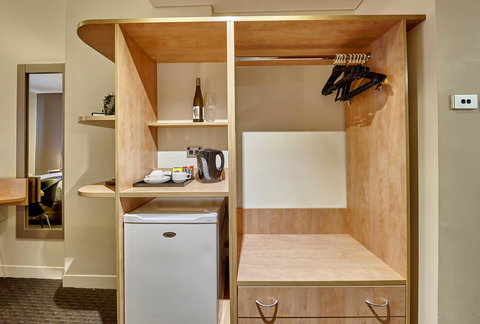 Ibis Perth - Accommodation Burleigh 2