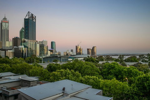 Perth Short Stays - Accommodation Burleigh 4