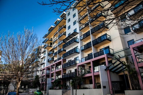 Perth Short Stays - Accommodation Burleigh 0