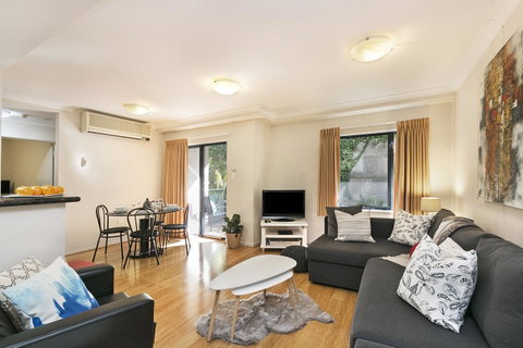 Perth Short Stays - Accommodation Burleigh 30