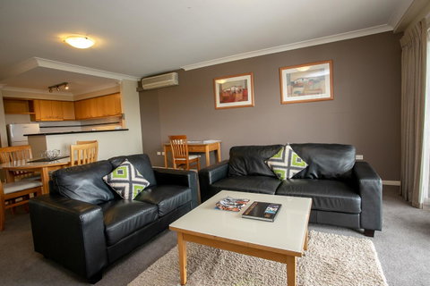 Perth Short Stays - Accommodation Burleigh 12