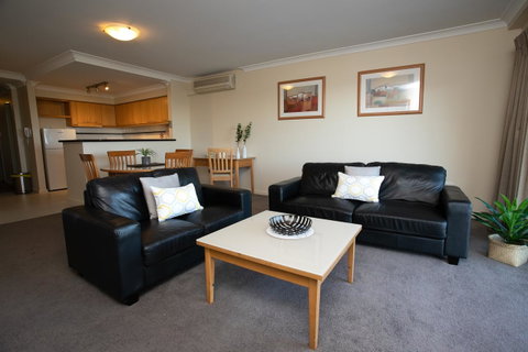 Perth Short Stays - Accommodation Burleigh 6