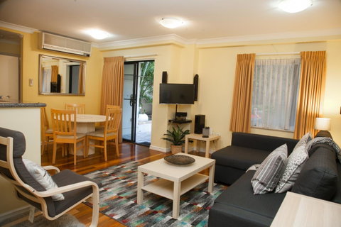 Perth Short Stays - Accommodation Burleigh 10