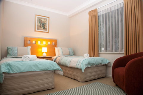 Perth Short Stays - Accommodation Burleigh 3