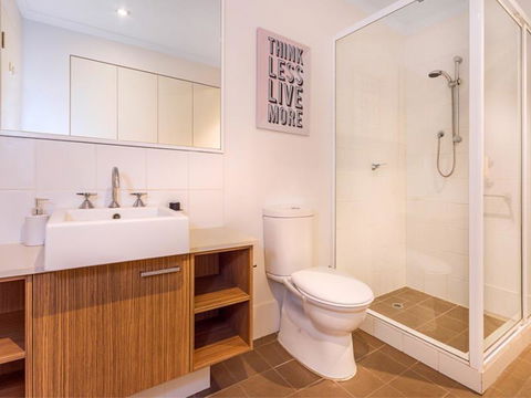 Home Apartment - Perth City Centre - Free WiFi - Accommodation Burleigh 3