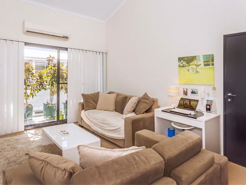 Home Apartment - Perth City Centre - Free WiFi - Accommodation Burleigh 0