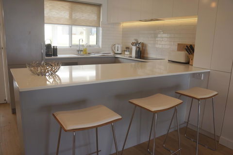 Cottesloe Beachfront Ocean View Apartment - Accommodation Burleigh 13