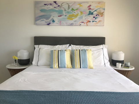 Cottesloe Beachfront Ocean View Apartment - Accommodation Burleigh 3