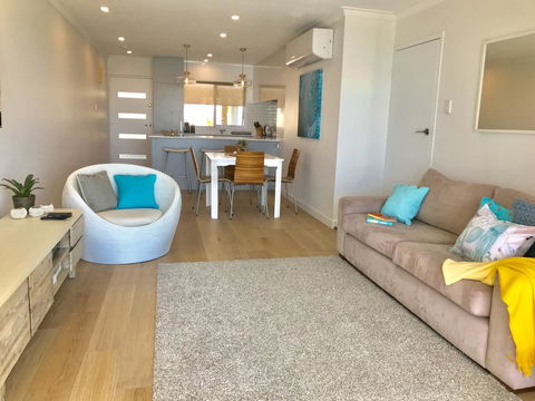 Cottesloe Beachfront Ocean View Apartment - Accommodation Burleigh 7