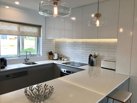Cottesloe Beachfront Ocean View Apartment - Accommodation Burleigh 12