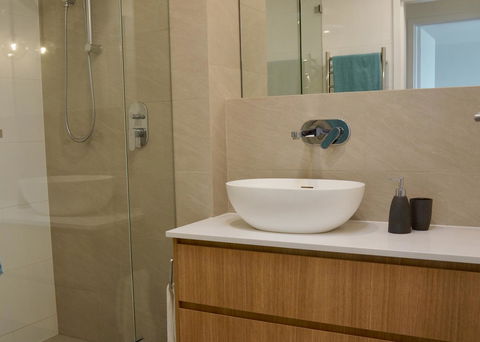 Cottesloe Beachfront Ocean View Apartment - Accommodation Burleigh 17