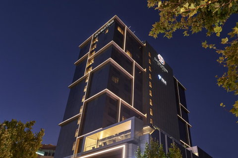 Doubletree By Hilton Perth Northbridge - Accommodation Burleigh 5