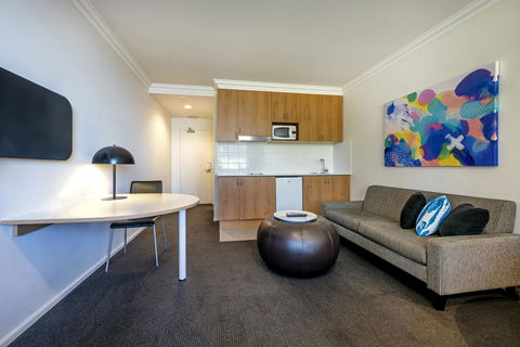 Oaks Perth Hotel - Accommodation Burleigh 22