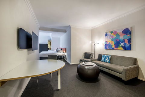 Oaks Perth Hotel - Accommodation Burleigh 3