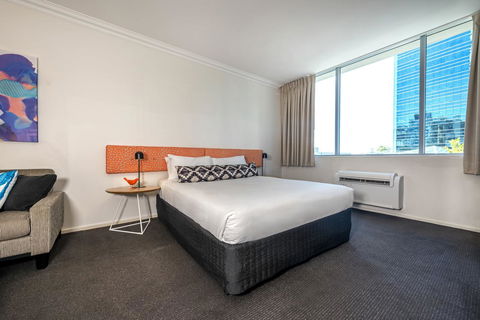 Oaks Perth Hotel - Accommodation Burleigh 21
