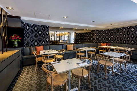 Oaks Perth Hotel - Accommodation Burleigh 35