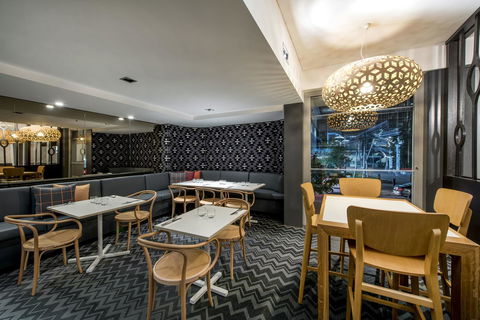 Oaks Perth Hotel - Accommodation Burleigh 43