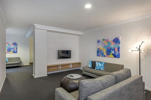Oaks Perth Hotel - Accommodation Burleigh 18