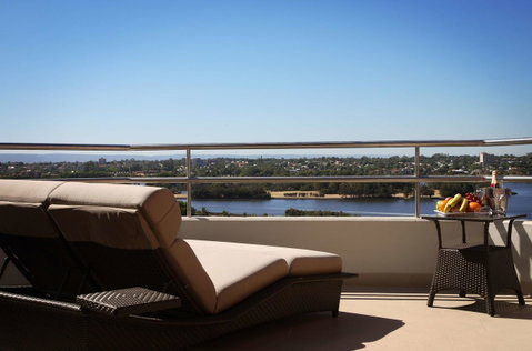 Residence On Langley Park - Accommodation Burleigh 19
