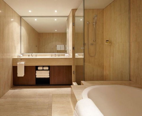 Residence On Langley Park - Accommodation Burleigh 2
