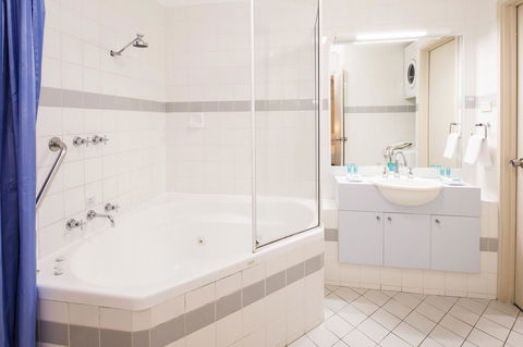 Broadwater Resort WA Tourism Awards 2024 Gold Winner - Accommodation Burleigh 32