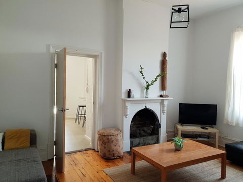 Captain\'s Heritage Cottage - Central Fremantle 2 Bedroom Historic Cottage - Accommodation Burleigh 10