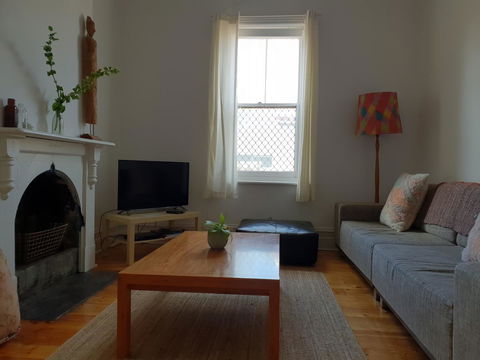 Captain\'s Heritage Cottage - Central Fremantle 2 Bedroom Historic Cottage - Accommodation Burleigh 2