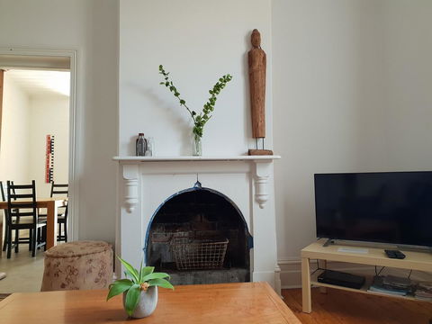 Captain\'s Heritage Cottage - Central Fremantle 2 Bedroom Historic Cottage - Accommodation Burleigh 8