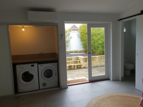 Captain\'s Heritage Cottage - Central Fremantle 2 Bedroom Historic Cottage - Accommodation Burleigh 14