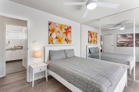 Laman Lodge, Unit 2, 15 Laman Street - Accommodation Burleigh 9