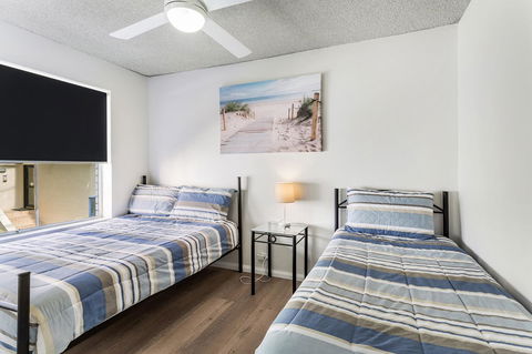 Laman Lodge, Unit 2, 15 Laman Street - Accommodation Burleigh 10