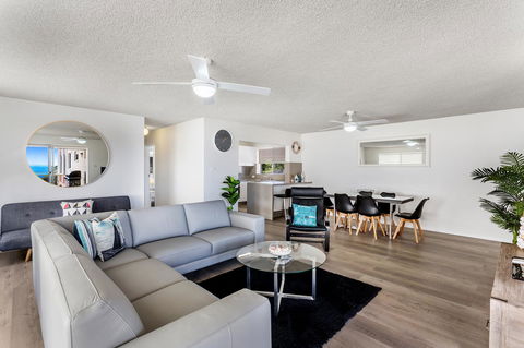 Laman Lodge, Unit 2, 15 Laman Street - Accommodation Burleigh 3