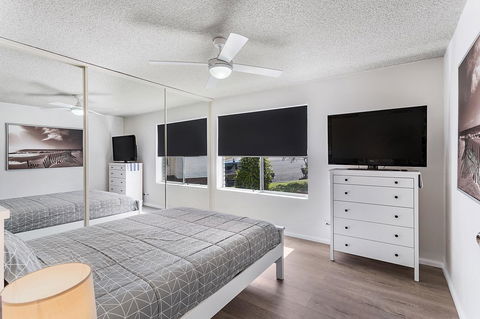 Laman Lodge, Unit 2, 15 Laman Street - Accommodation Burleigh 8