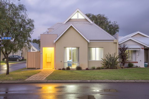 Cape View Beach Resort - Accommodation Burleigh 27